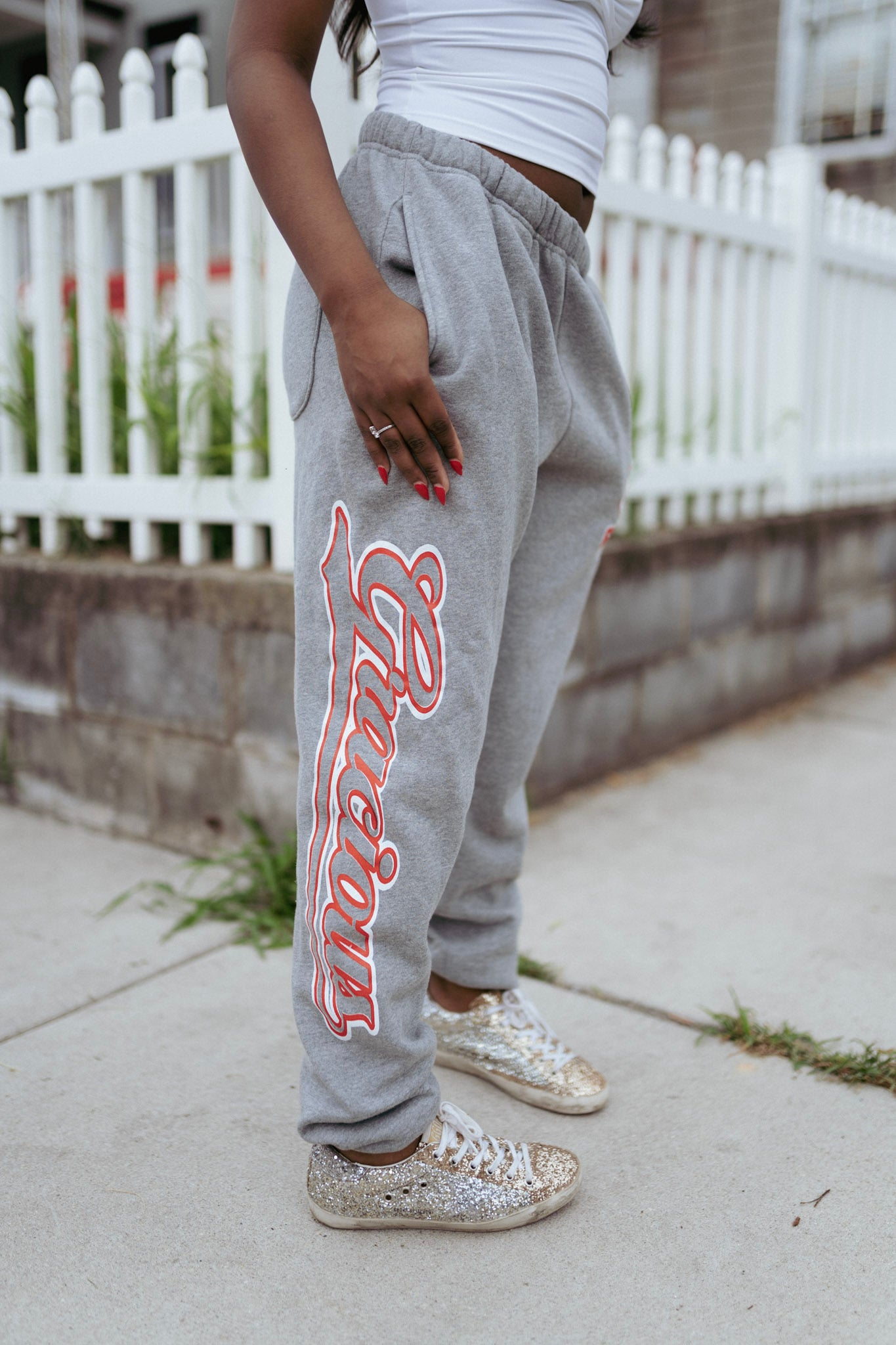 GRACIOUS CARDINAL SWEATS